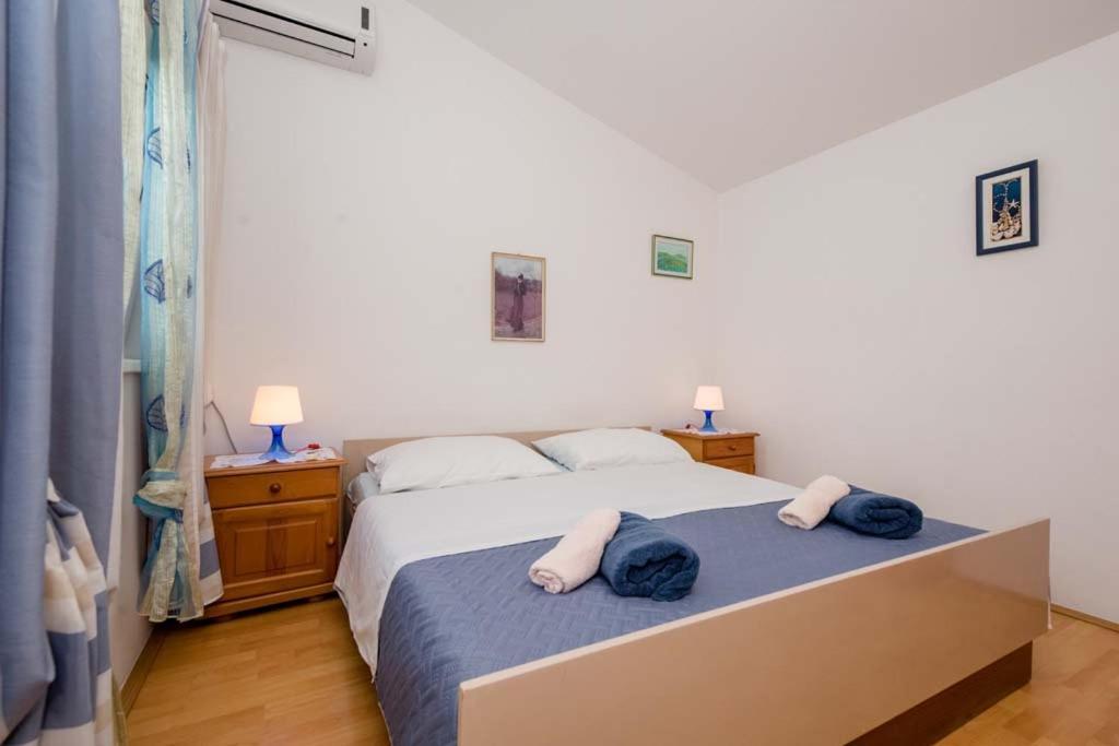 Apartmani Luka Banjol Eksteriør bilde